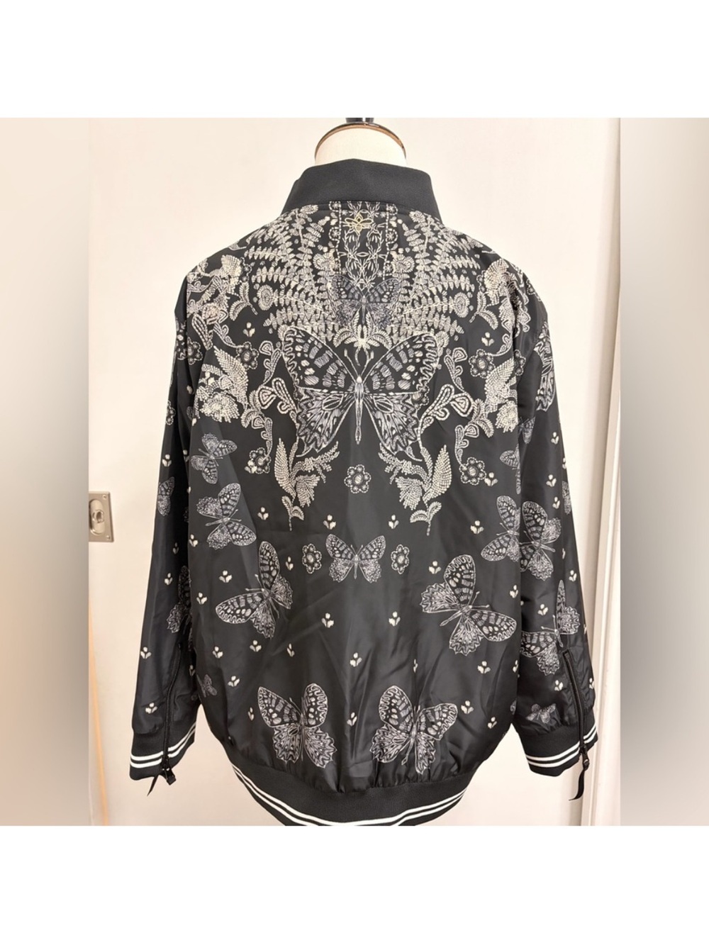 🎉 SALE 🎉 Johnny Was Bee Active Butterfly Bomber Jacket NWOT Large - Picture 6 of 9